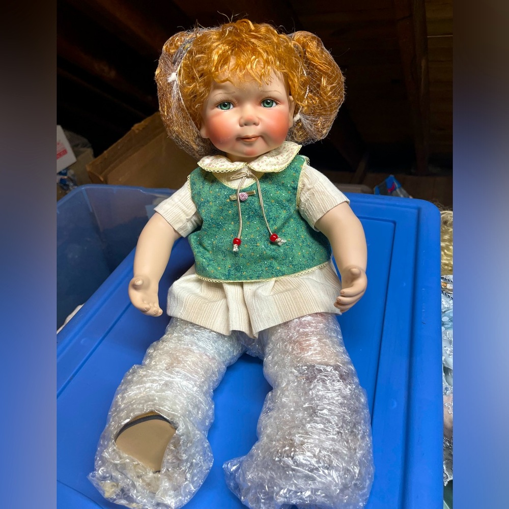 “Show Stoppers” Beautiful Red Head Porcelain Doll #714/5000